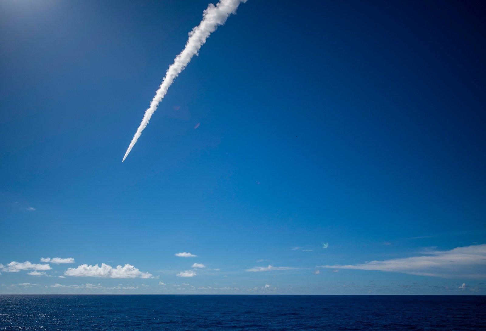 Lanzamiento de un misil Tomahawk desde el destructor USS Curtis Wilbur, en un ejercicio naval en el Pacífico, en 2019. El informe de la ONU examina ataques con misiles de ese tipo contra objetivos en Irán en febrero de 2026.