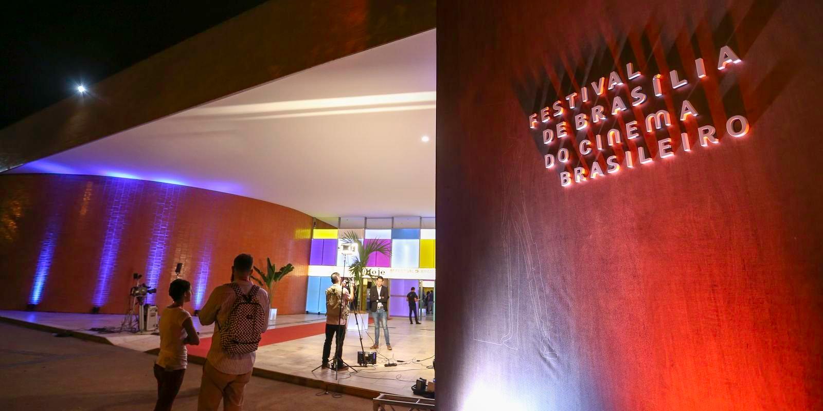 Cerimônia de abertura do 51º Festival de Brasília do Cinema Brasileiro, no Cine Brasília, em 2018
