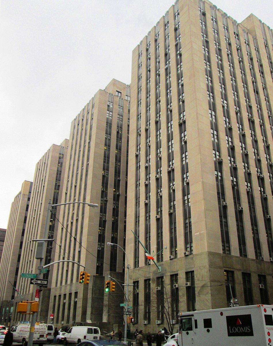 El edificio de las cortes penales de Nueva York, en el número 100 de Centre Street, en Manhattan, que alberga salas del tribunal penal y de la Supreme Court y las oficinas de la fiscalía de Manhattan, en una foto de 2013.