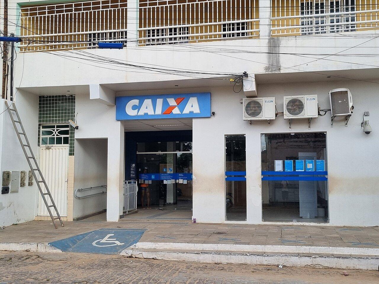 Sucursal de la Caixa Econômica Federal en Paratinga (BA), en enero de 2023; el banco es el que paga la Bolsa Família.