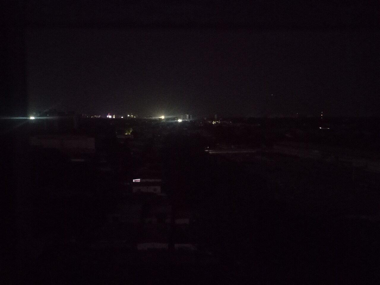Maracaibo sem energia elétrica na madrugada de 31 de janeiro de 2026, em um dos apagões que se repetem no estado de Zulia.