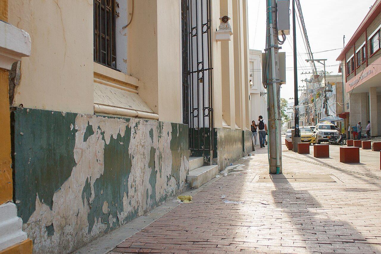 Una calle del centro de Santa Marta, en el Caribe colombiano, en una imagen de 2015. El comercio de la ciudad estuvo paralizado durante el paro armado.