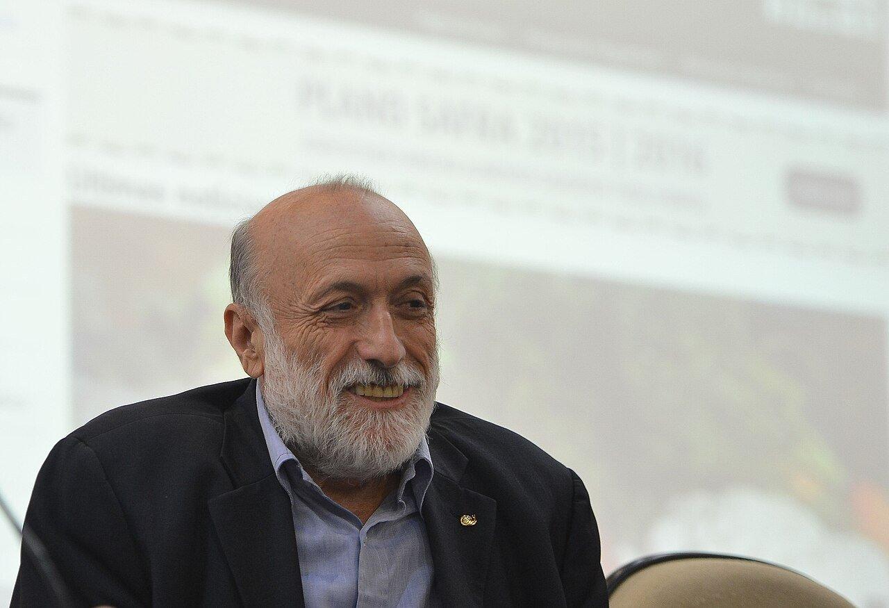 Carlo Petrini, então presidente do Slow Food, no Brasil em julho de 2015, durante a assinatura de um acordo de cooperação entre o governo brasileiro e a associação internacional.