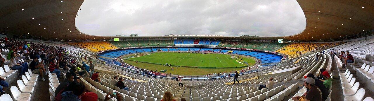 Vista interna do Estádio do Maracanã, no Rio de Janeiro, antes de uma partida do Campeonato Brasileiro de 2010.