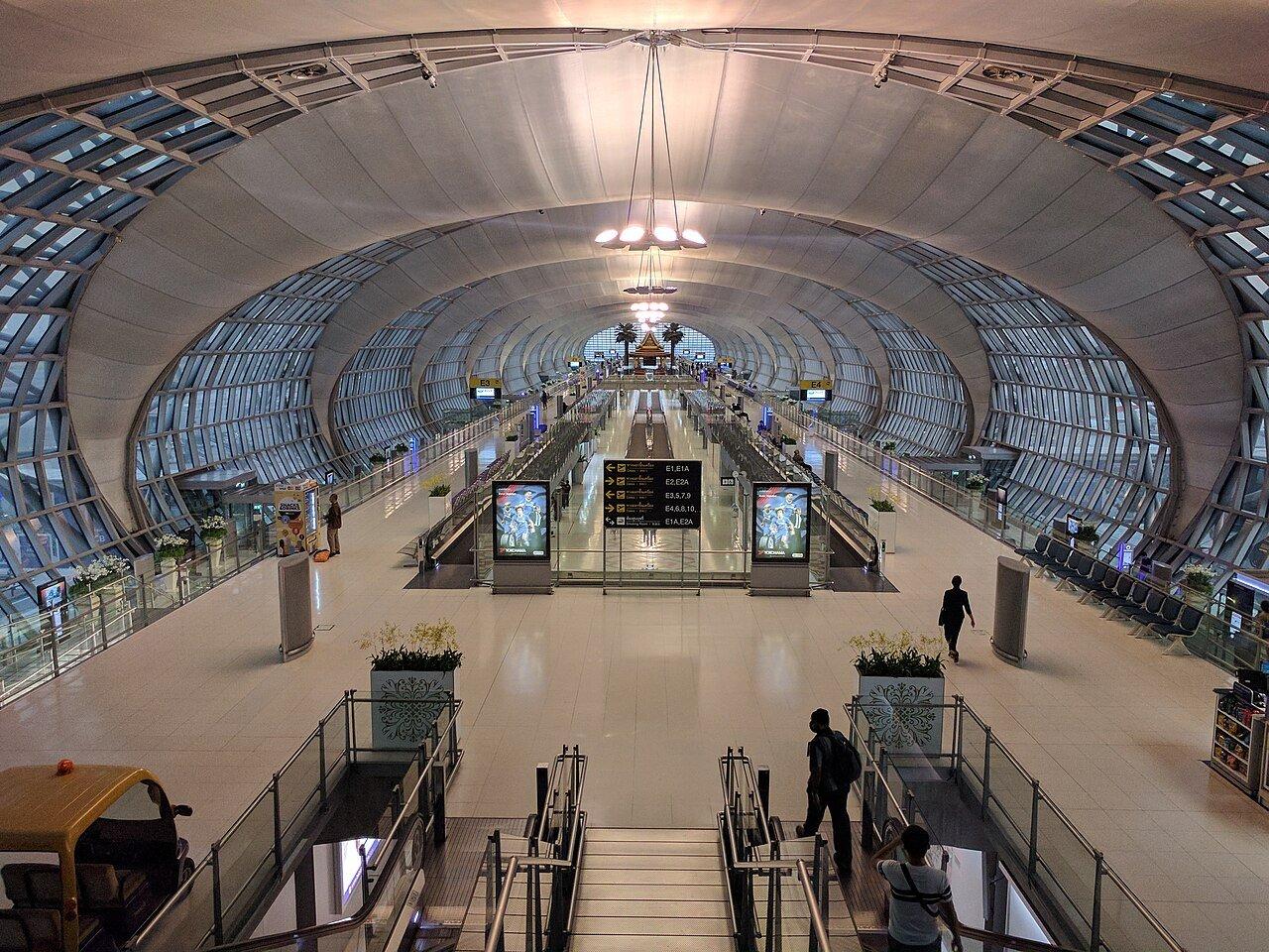 La terminal E del Aeropuerto de Suvarnabhumi, en Bangkok, en 2017. Es el mayor aeropuerto de Tailandia.