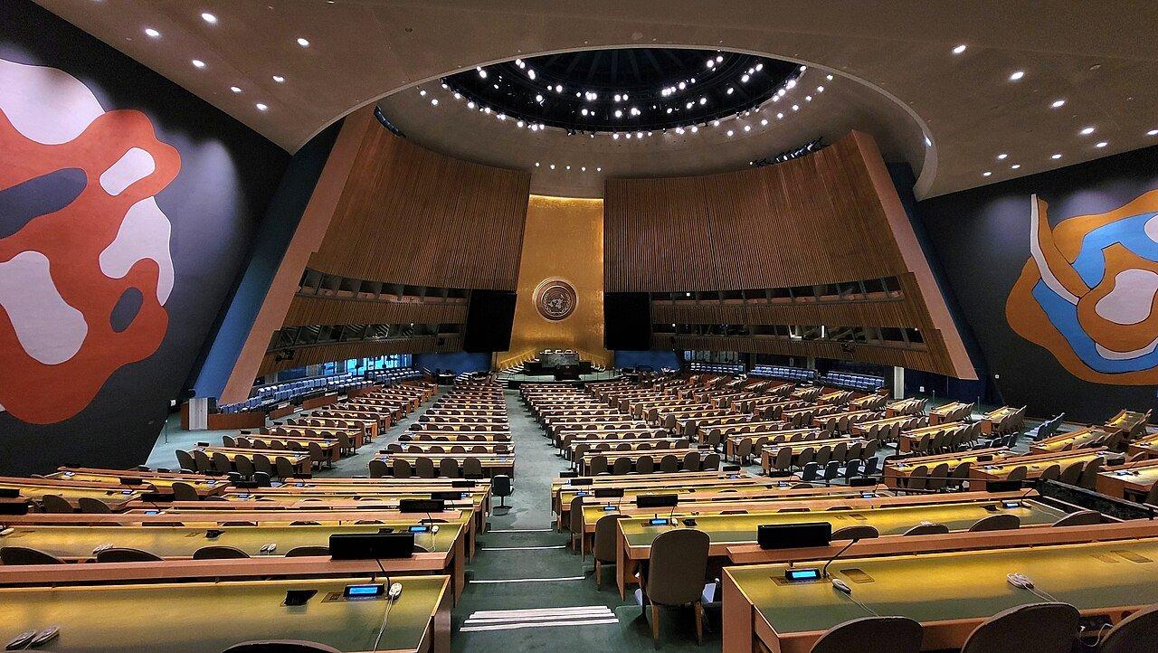 O plenário da Assembleia Geral da ONU, na sede em Nova York, em fevereiro de 2024.
