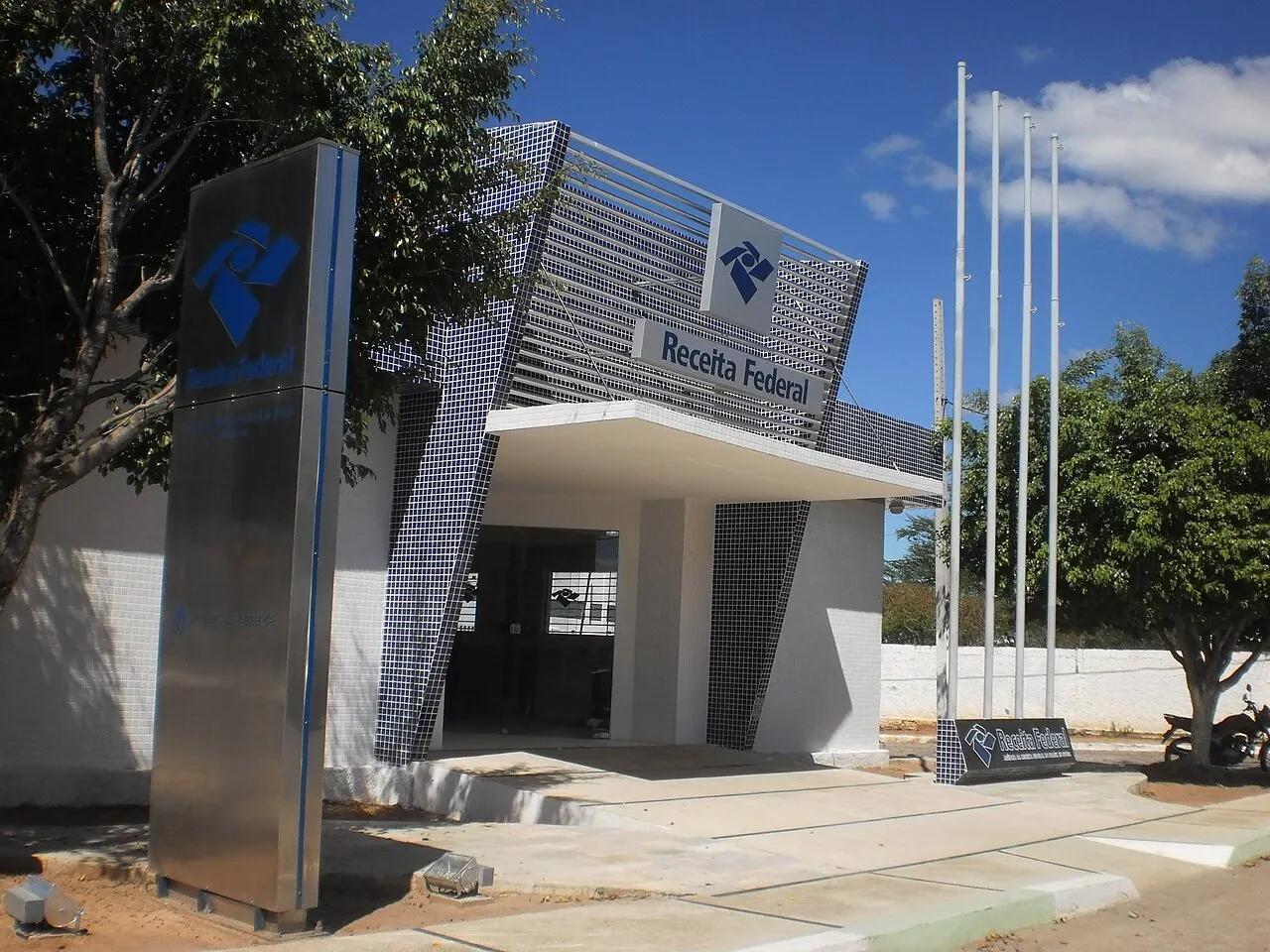 Fachada da agência da Receita Federal em Sousa, na Paraíba, em 2011.