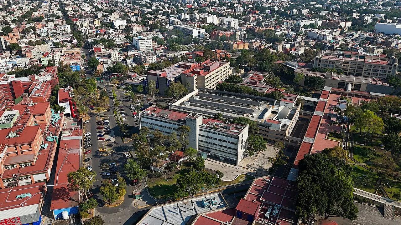 Vista aérea del complejo del Centro Médico Nacional Siglo XXI, del IMSS, en la colonia Doctores de Ciudad de México, en enero de 2025.