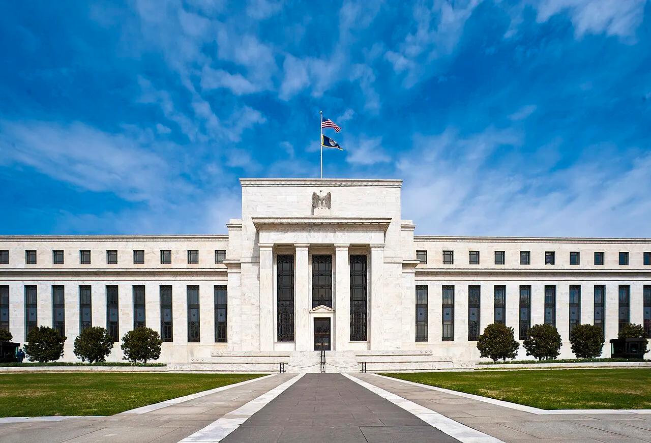 O Marriner S. Eccles Federal Reserve Board Building, em Washington, sede do Federal Reserve, fotografado em 2011.