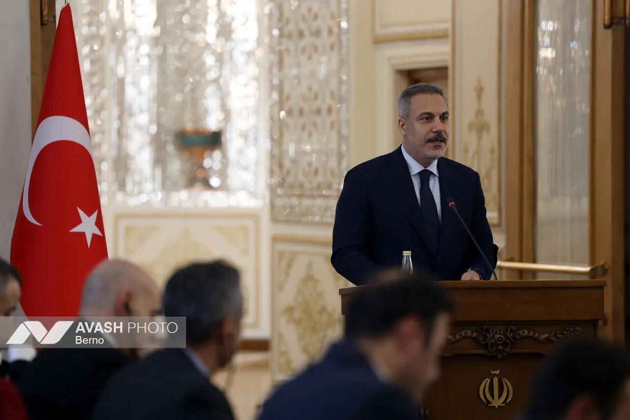 Turkish Foreign Minister Hakan Fidan (left) meeting Iran's Foreign Minister, Seyyed Abbas Araghchi, at the Iranian foreign ministry in November 2025.