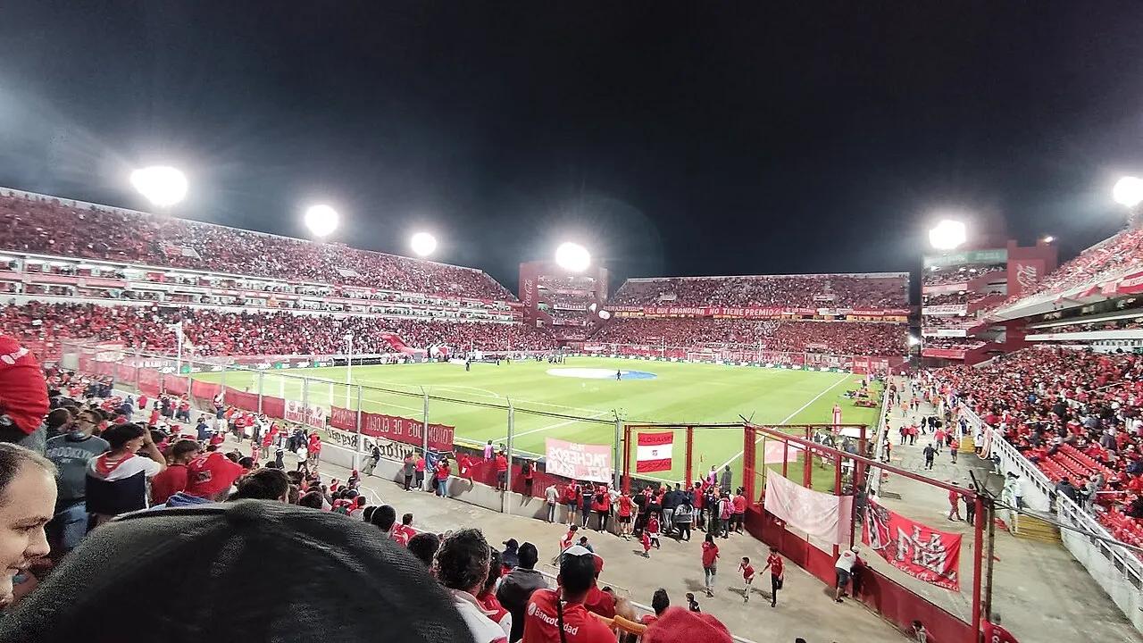 Panorámica del Estadio Libertadores de América - Ricardo Enrique Bochini, cancha de Independiente en Avellaneda, en 2022.