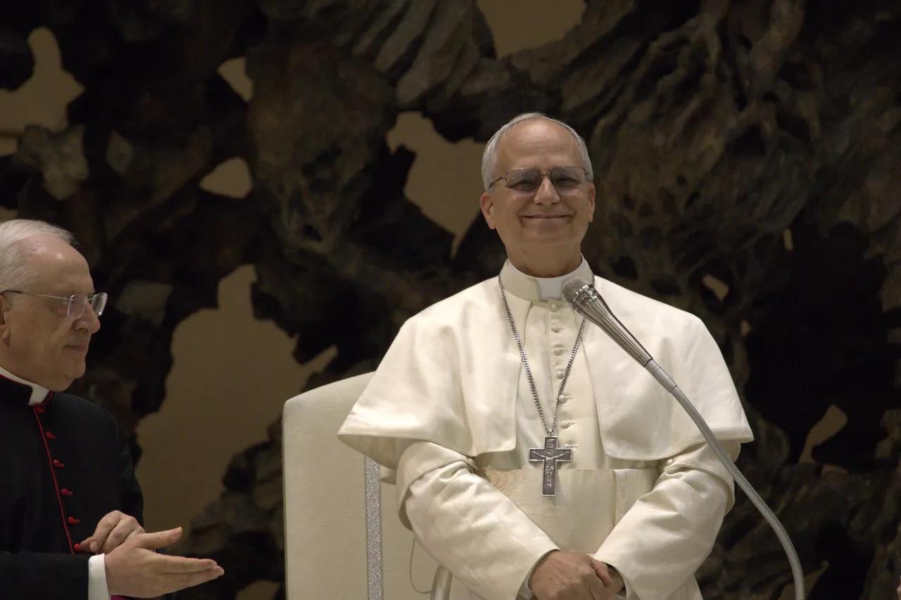 El papa León XIV durante una audiencia con los medios de comunicación en el Vaticano, en mayo de 2025.