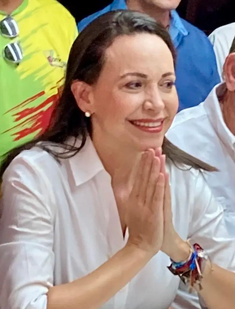 María Corina Machado em entrevista coletiva no Colegio de Abogados de Valencia, na Venezuela, em outubro de 2023.